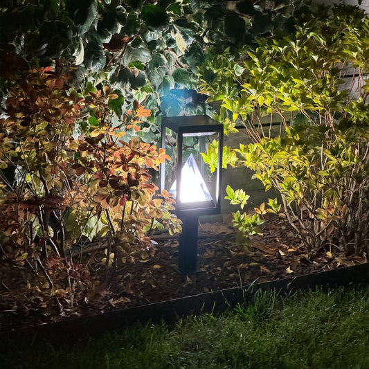 Solar-Weglicht mit Edelstahl-Gehäuse und Bewegungsmelder