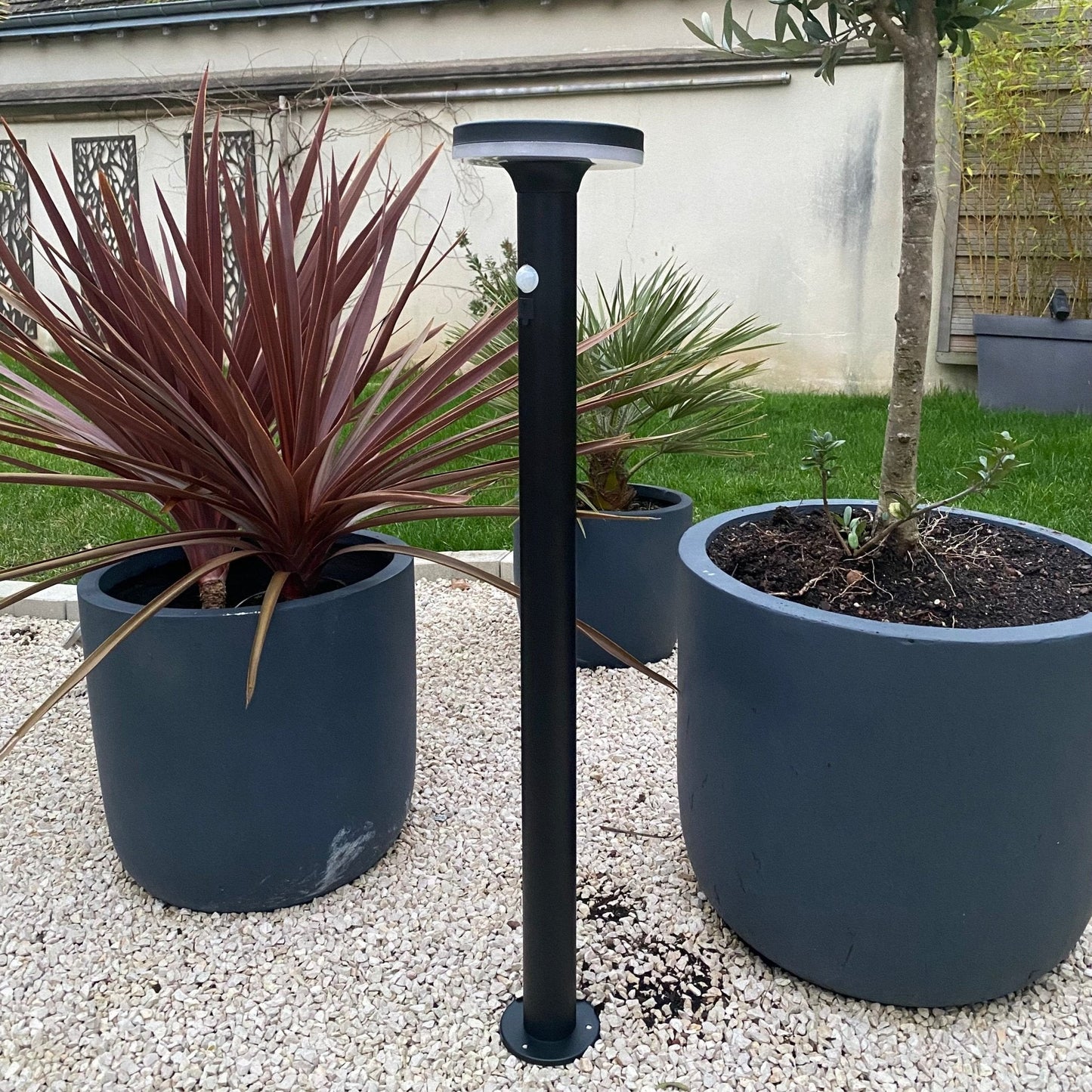 Solar Gartenbeleuchtung LED Außenlampe mit Solarenergie betrieben und monokristallinem Panel