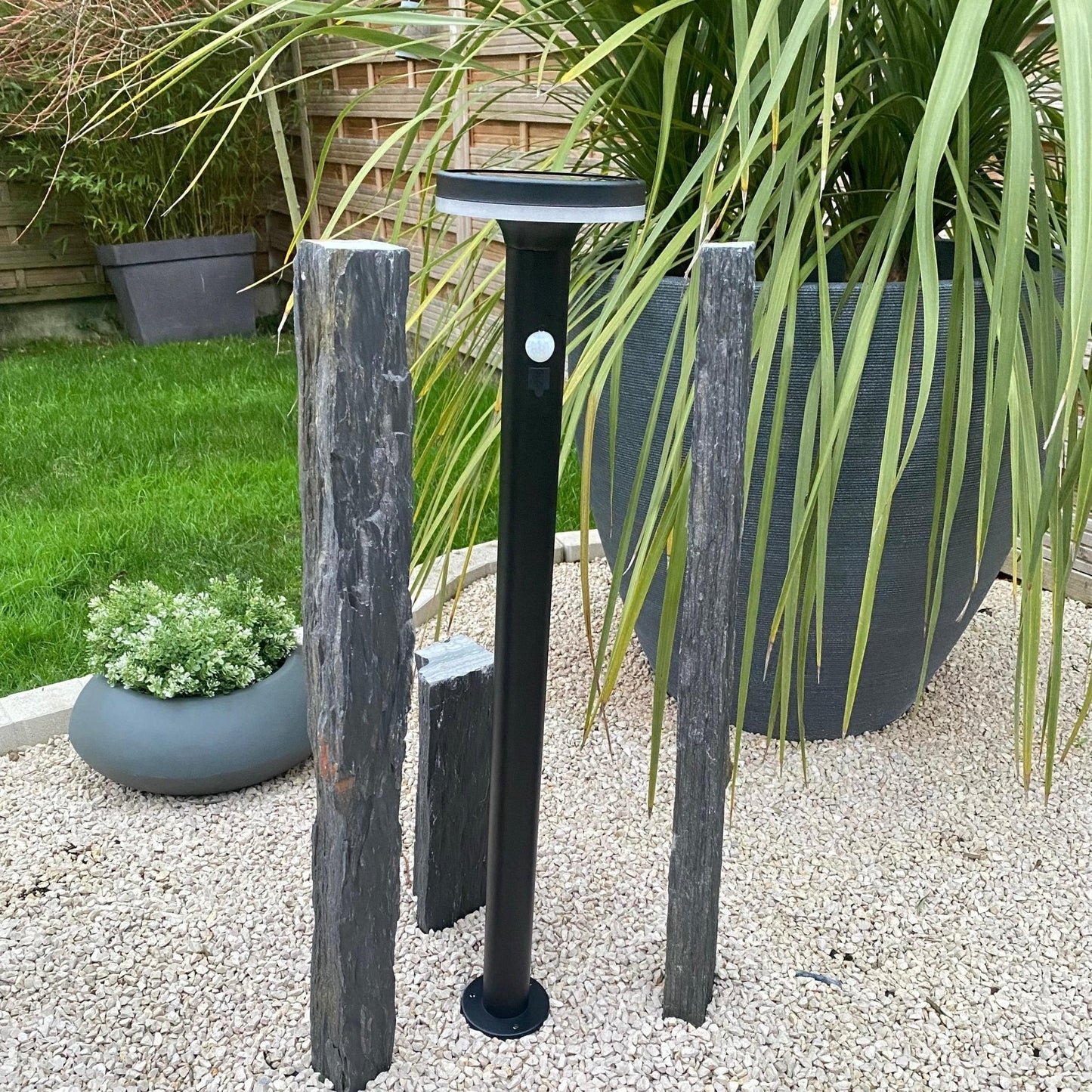 Solar Gartenbeleuchtung LED Außenlampe mit Solarenergie betrieben und monokristallinem Panel