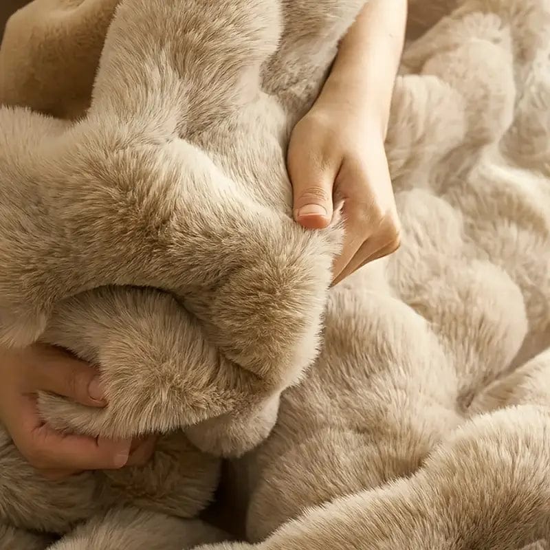 LushNest Samtdecke