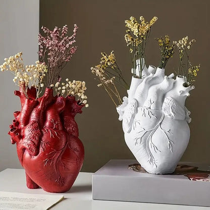 BloomHeart Harz Vase