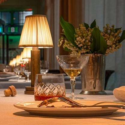 LuxeLoom – Kabellampe mit raffiniertem Stoffschirm und LED-Beleuchtung