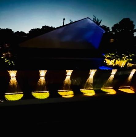 Außen-Solarlichter Up Down – Ökologisches Licht für Garten und Terrasse