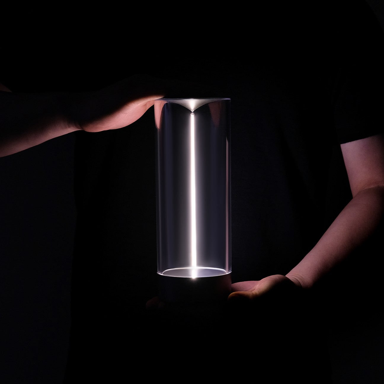 LumiRay – Moderne Tischlampe mit bezauberndem zylindrischem Lichtdesign