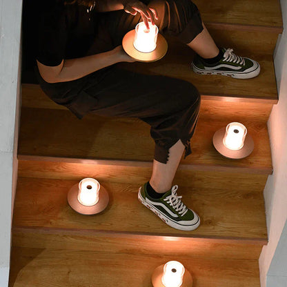 CandleGlow – Moderne LED-Tischlampe mit atmosphärischer Induktion