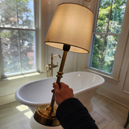 Garduru - Vintage Tischlampe mit Einstellbarer Helligkeit und Robuster Metallbasis
