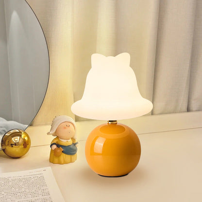 Garduru - Minimalistische LED Tischlampe mit Keramikfuß & Energieeffizienter Beleuchtung