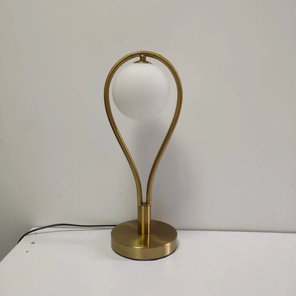 Garduru - Minimalistische Nachttischlampe aus Mattglas