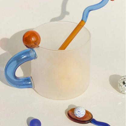Tasse Kaffee Bunt mit Kontrastgriff