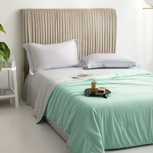 CoolBreeze – Luxuriöse atmungsaktive Kühldecke für optimalen Schlafkomfort