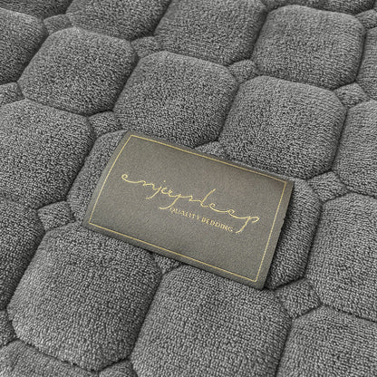 Garduru - Flauschige Decke mit moderner Textur