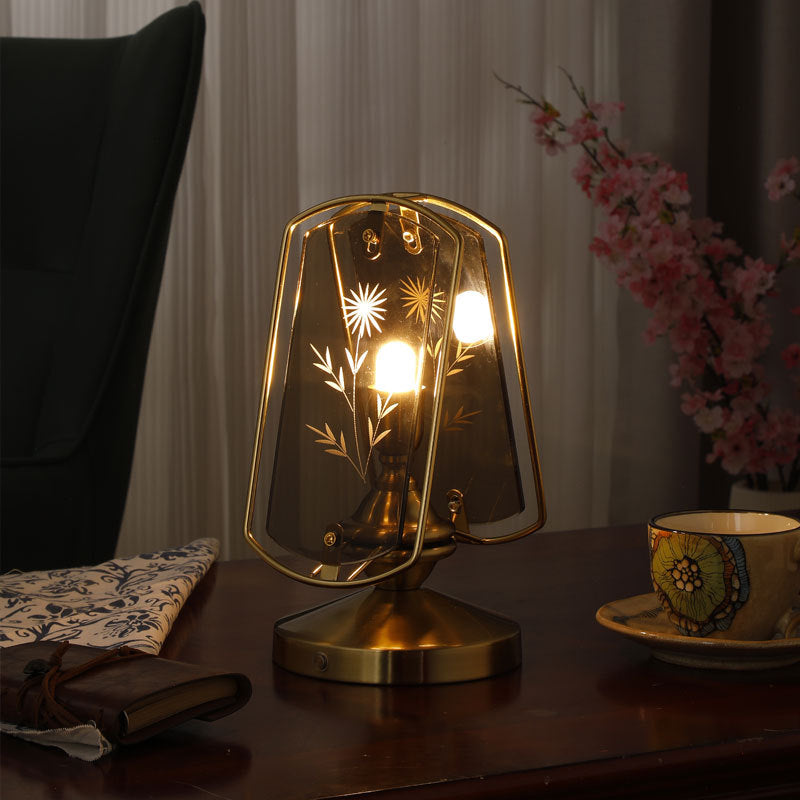 Garduru - Zeitlose Vintage Tischlampe mit Acryl-Lampenschirm und Hochwertigem Design