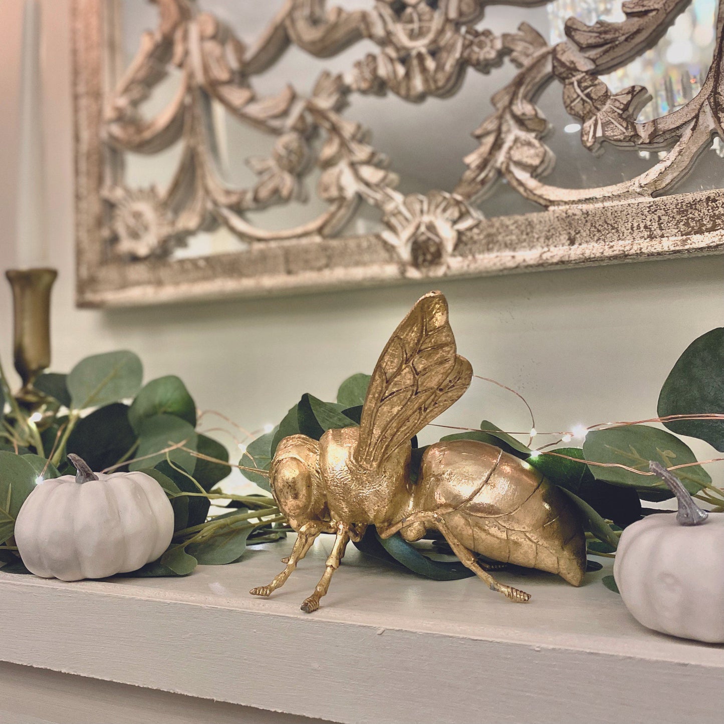 BeeDazzle – Luxuriöse goldene Bienen-Dekoration mit verspieltem Charme