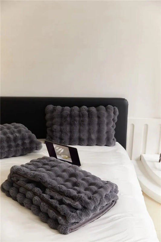 Neutrale Luxus-Fell-Flauschdecke │ Super bequeme Decken fürs Bett │ Hochwertige warme Winterdecke als Sofa-/Couch-Dekor