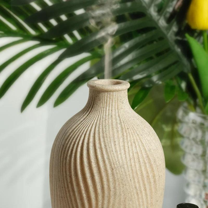 Luftbefeuchter für ätherische Öle in Vasenform aus Polyresin │ Moderner Ultraschall-Aroma-Diffusor im Boho-Stil