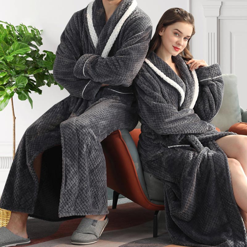 Dicker Fleece-Pyjama, bequemer Bademantel