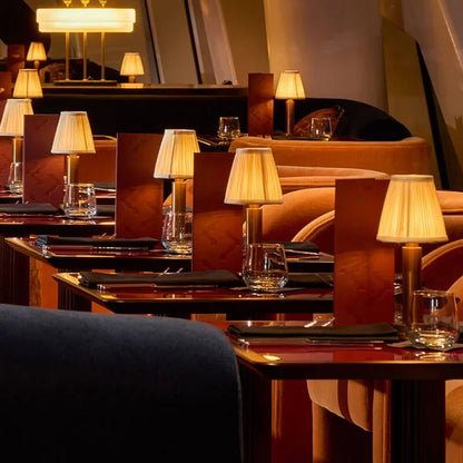 LuxeLoom – Kabellampe mit raffiniertem Stoffschirm und LED-Beleuchtung