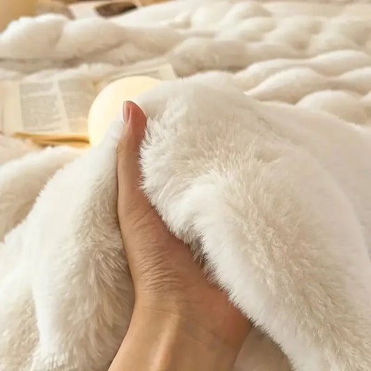 Garduru – Kuschelige Kunstpelz Winterdecke für gemütliche Winterabende