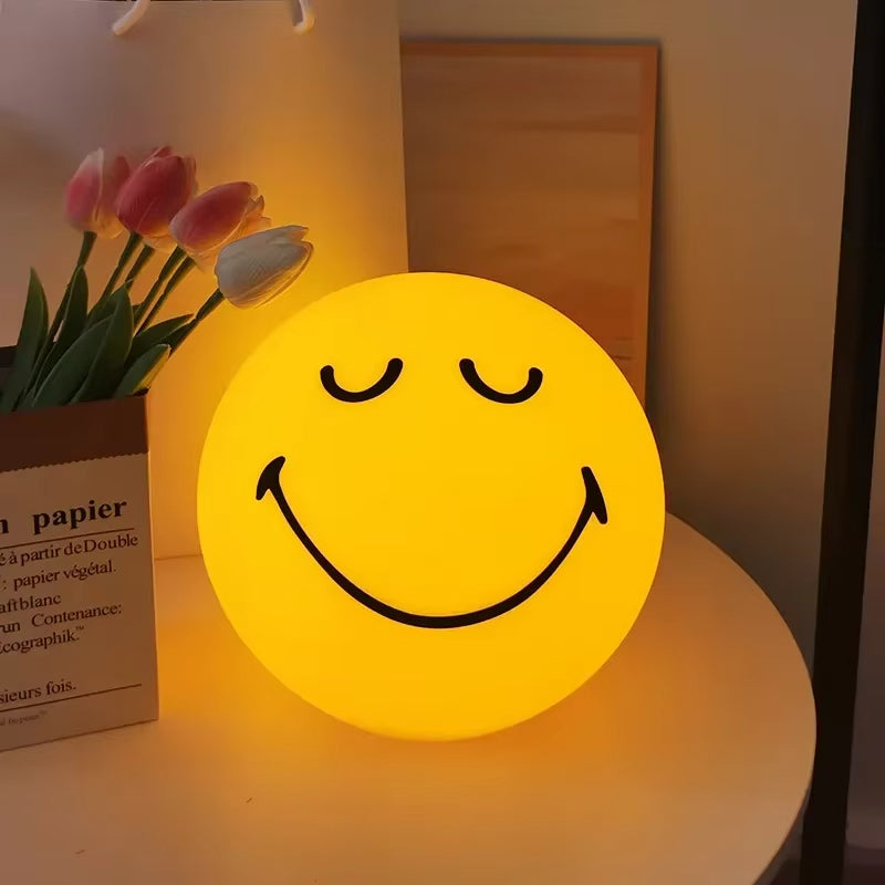Garduru - Tragbare Smiley Lampe aus weichem Silikon mit warmer LED-Beleuchtung