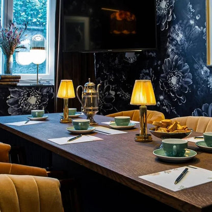 LuxeLoom – Kabellampe mit raffiniertem Stoffschirm und LED-Beleuchtung