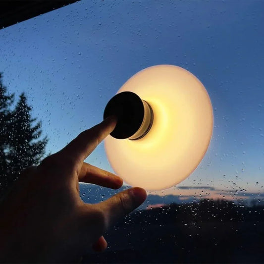 LED-Lampe wiederaufladbar mit Saugnapf – Tragbare und verstellbare Beleuchtung für Innen und Außen