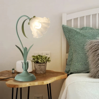 Vintage Flower Tischlampe: Eleganz trifft Funktionalität