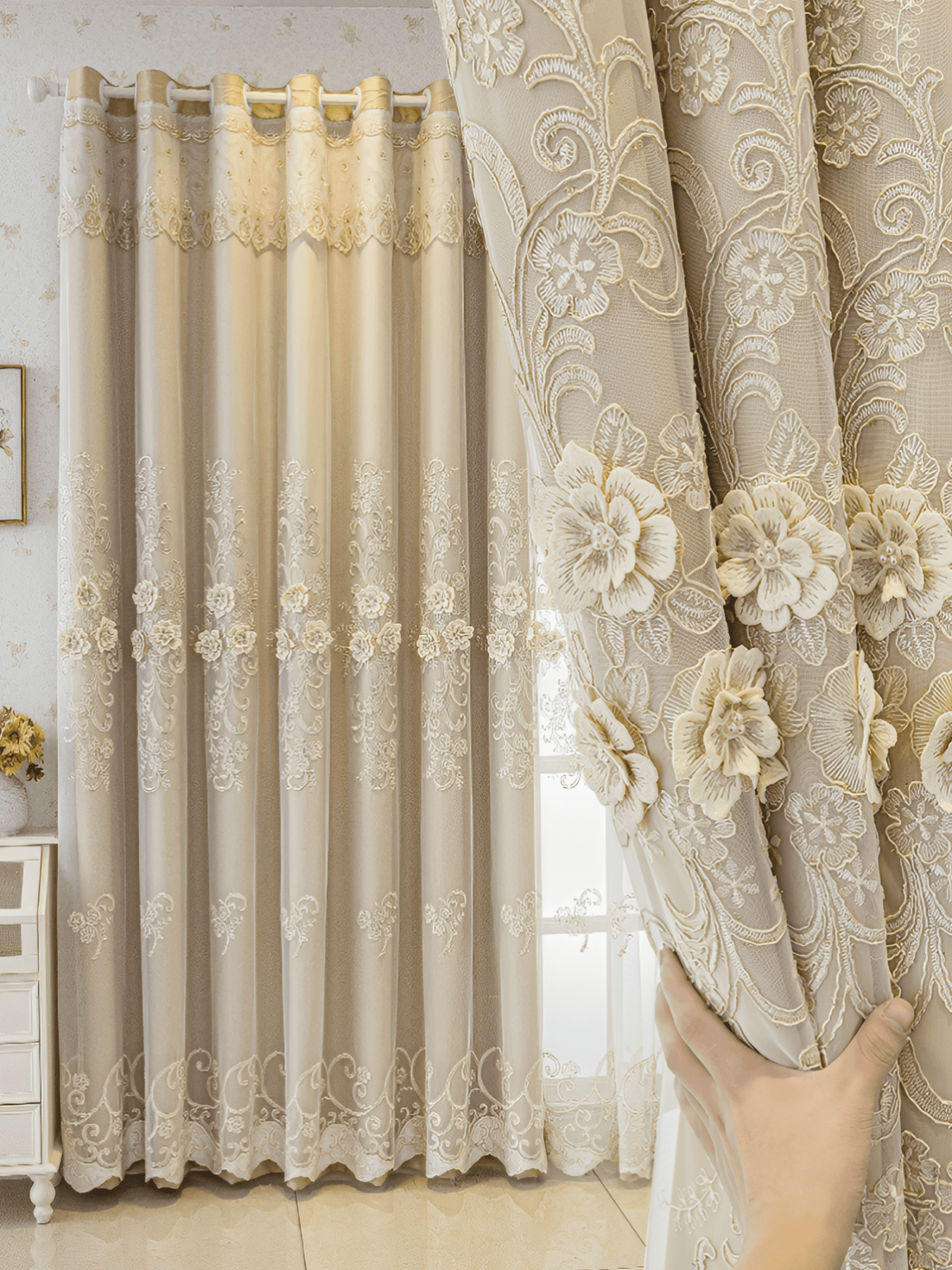 Luxus Verdunkelungsvorhänge mit 3D-Blumenstickerei – Cremefarbene Samtfensterdekoration für optimale Lichtblockierung
