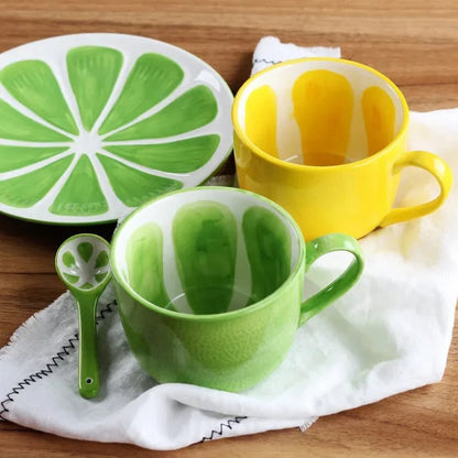 Passende Fruchtdesign-Tasse & Untertasse