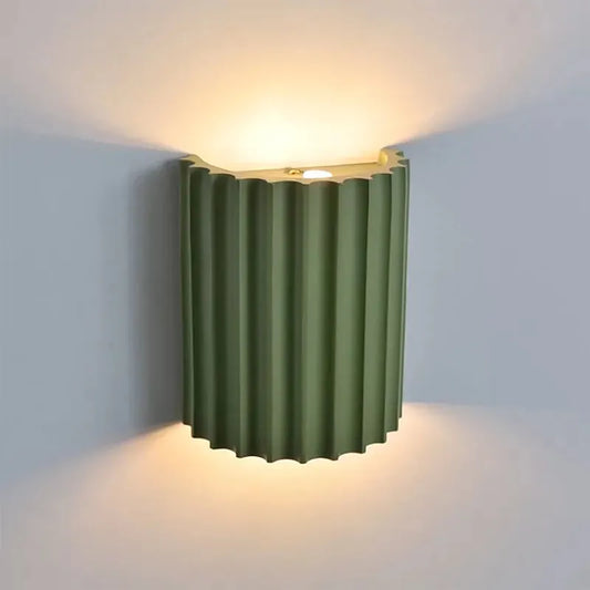 Moderne Design Wandleuchte – Lampenschirm in Falten