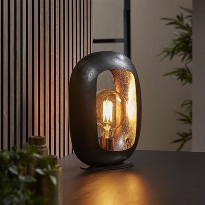 Garduru - Moderne schwarze Nickel-Tischlampe mit industriellem Charme