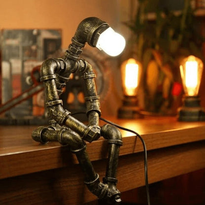 RetroBot™ Eisen Roboter Tischlampe | Vintage LED Leuchte | Stimmungslicht für Zuhause & Büro