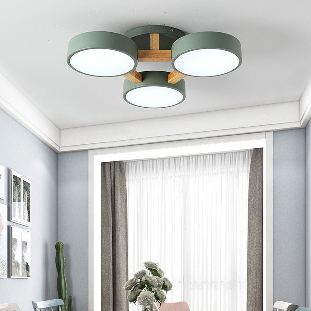 LED-Deckenleuchte mit modernem Holzdesign