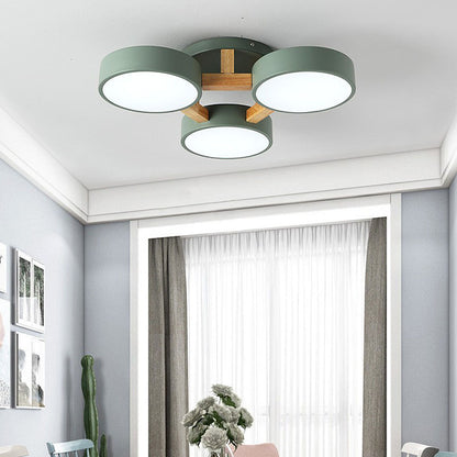 LED-Deckenleuchte mit modernem Holzdesign