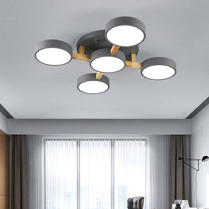 LED-Deckenleuchte mit modernem Holzdesign