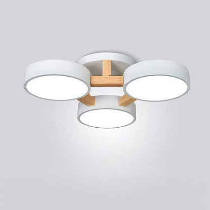 LED-Deckenleuchte mit modernem Holzdesign