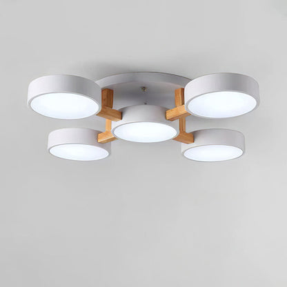 LED-Deckenleuchte mit modernem Holzdesign