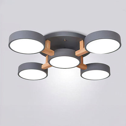 LED-Deckenleuchte mit modernem Holzdesign