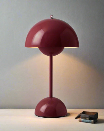 Dome Tischlampe – Retro-Design mit Metallfuß – Vielseitig und Modern