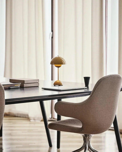 Dome Tischlampe – Retro-Design mit Metallfuß – Vielseitig und Modern