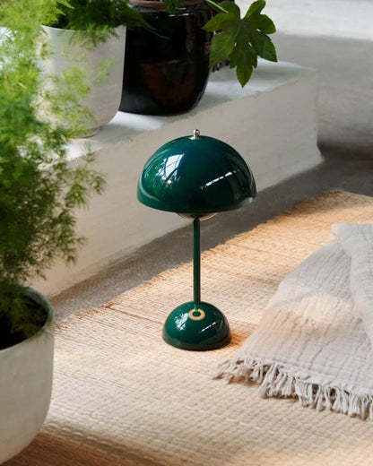 Dome Tischlampe – Retro-Design mit Metallfuß – Vielseitig und Modern