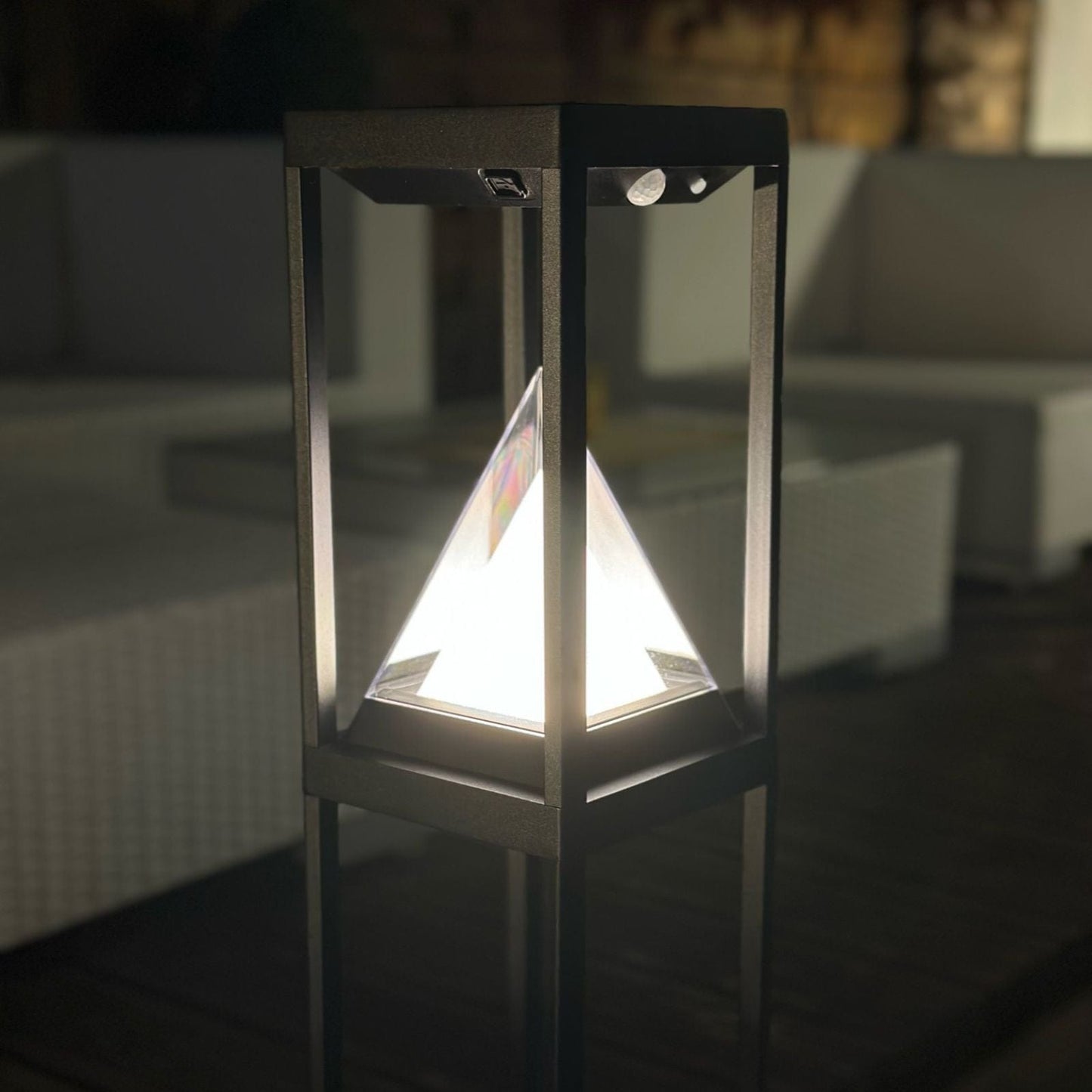 Solar LED Tischlampe mit Bewegungsmelder und 600 Lumen Beleuchtung