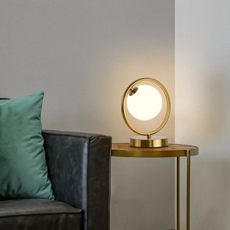 Goldene Metallball Nachttischlampe
