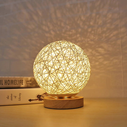 Garduru Sphere Nachttischlampe