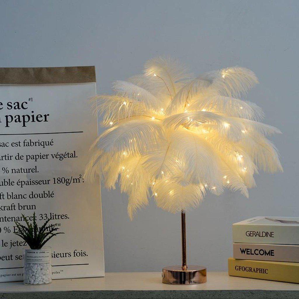 Fairy – Tischlampe mit eleganten Federn