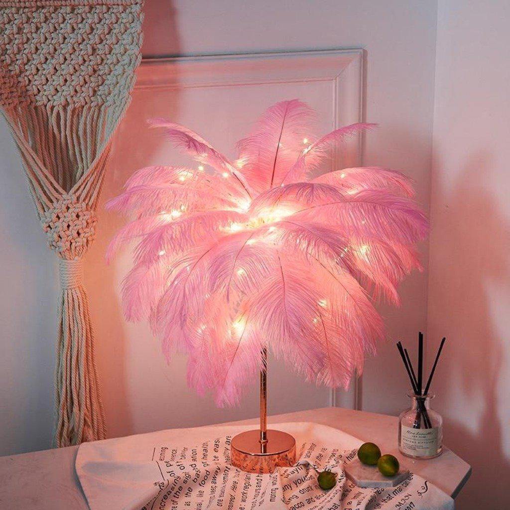 Fairy – Tischlampe mit eleganten Federn