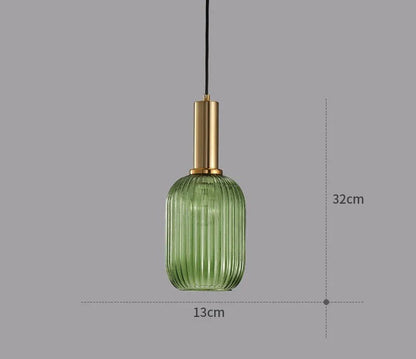 Vintage-Glas-Hängebeleuchtung mit goldenen Details – Elegante Hängelampe für Wohnräume