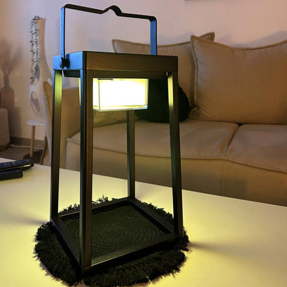Solar LED Laterne mit USB-Ladefunktion und Smartphone-Steuerung