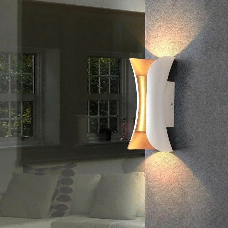 LustriaGlow – Stilvolle Außenwandleuchte mit wetterfestem Design