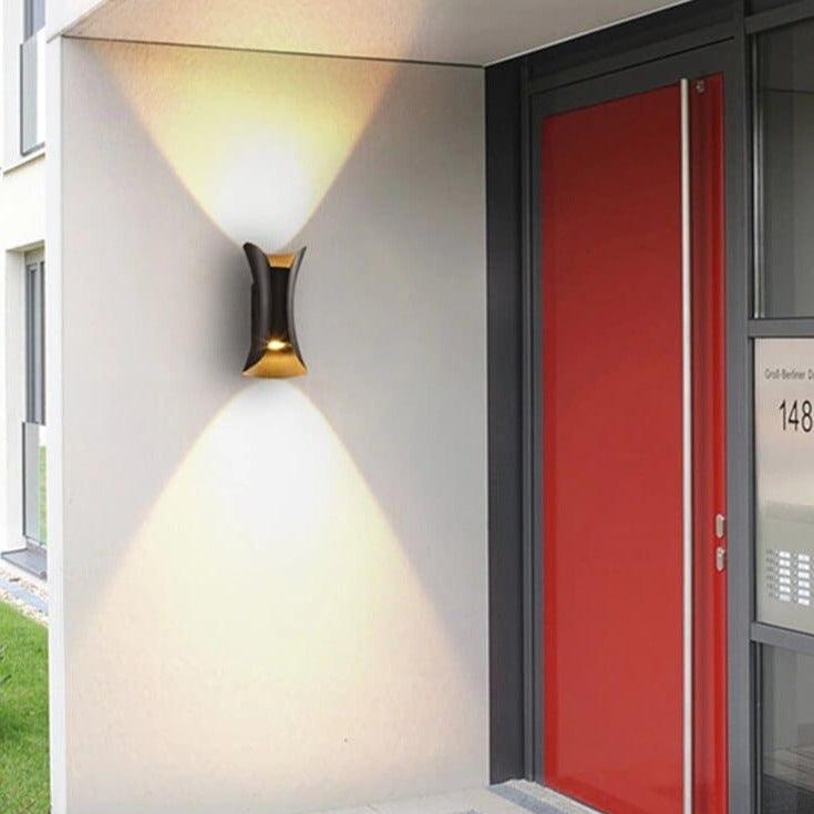 LustriaGlow – Stilvolle Außenwandleuchte mit wetterfestem Design
