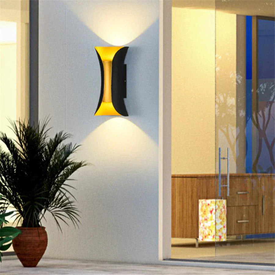 LustriaGlow – Stilvolle Außenwandleuchte mit wetterfestem Design